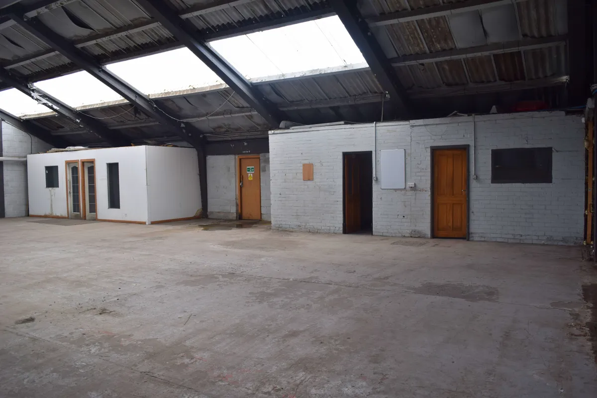 Industrial Unit in Blackburn - photo 4
